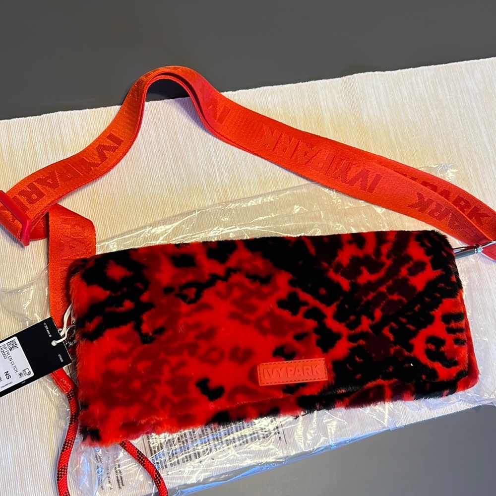 Ivy park clutch